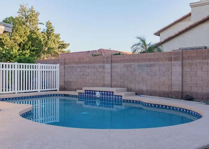 Holiday home Private Fenced Pool Family Fun And Prime Location *