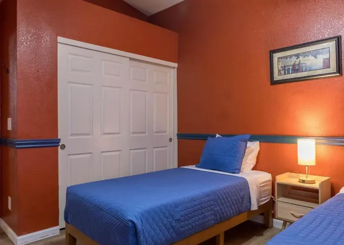 Private Fenced Pool Family Fun And Prime Location